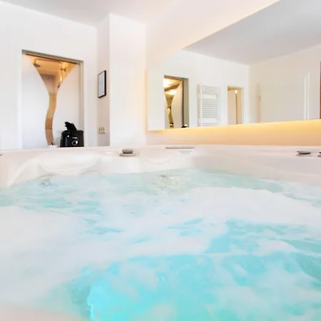 1st Floor Hotel Colonia