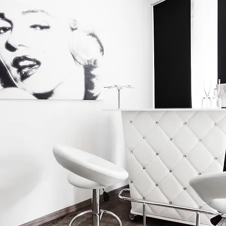 1st Floor Otel Köln